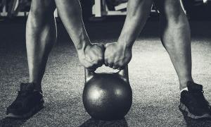 Становая тяга с гирей – тренировка ног и спины